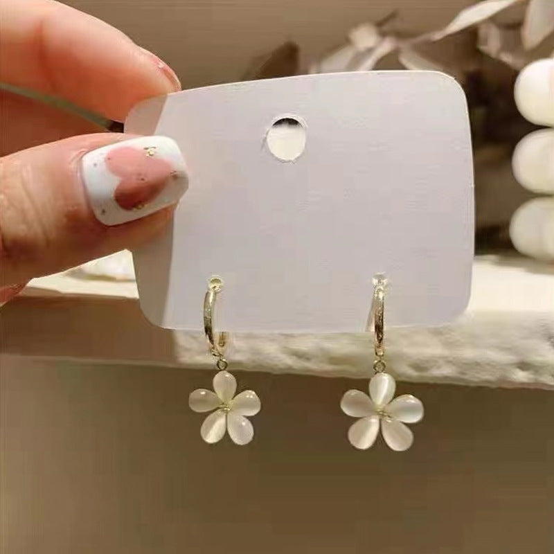 Zirconium Butterfly Wreath Earrings Are Simple In Personality