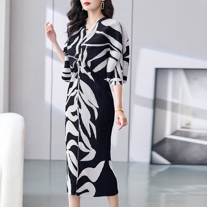 Fashion V-neck Bat Three-quarter Sleeve Temperament Style Formal Dress