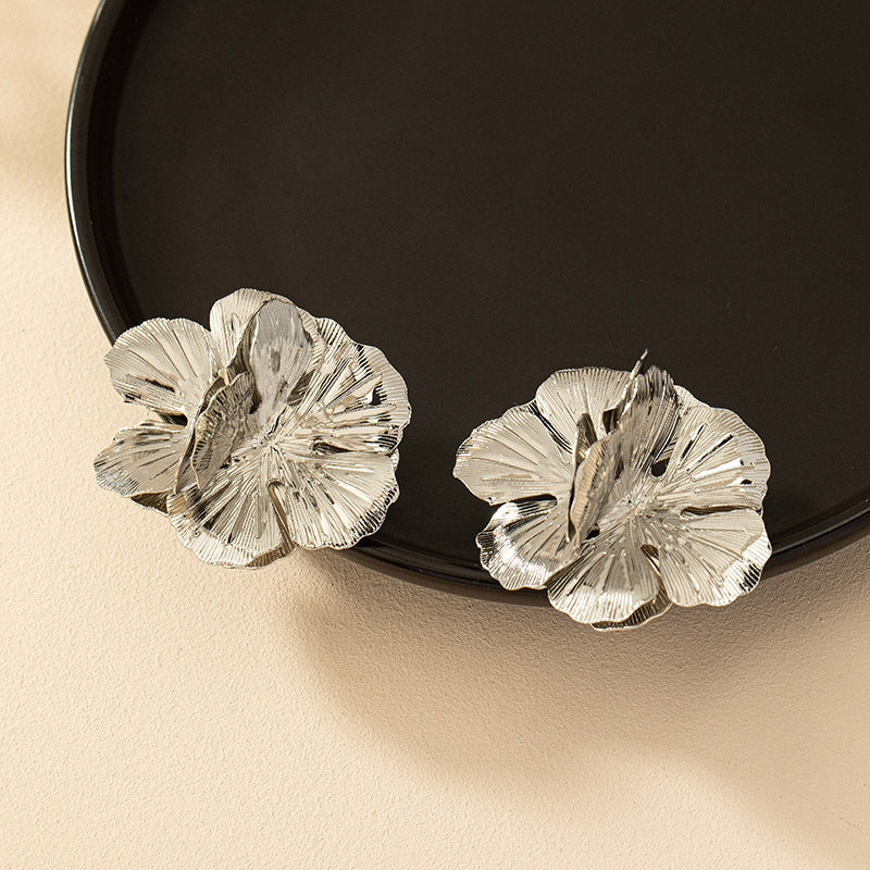 Geometric Cold Wind Electroplated Metal Plant Flower Earrings