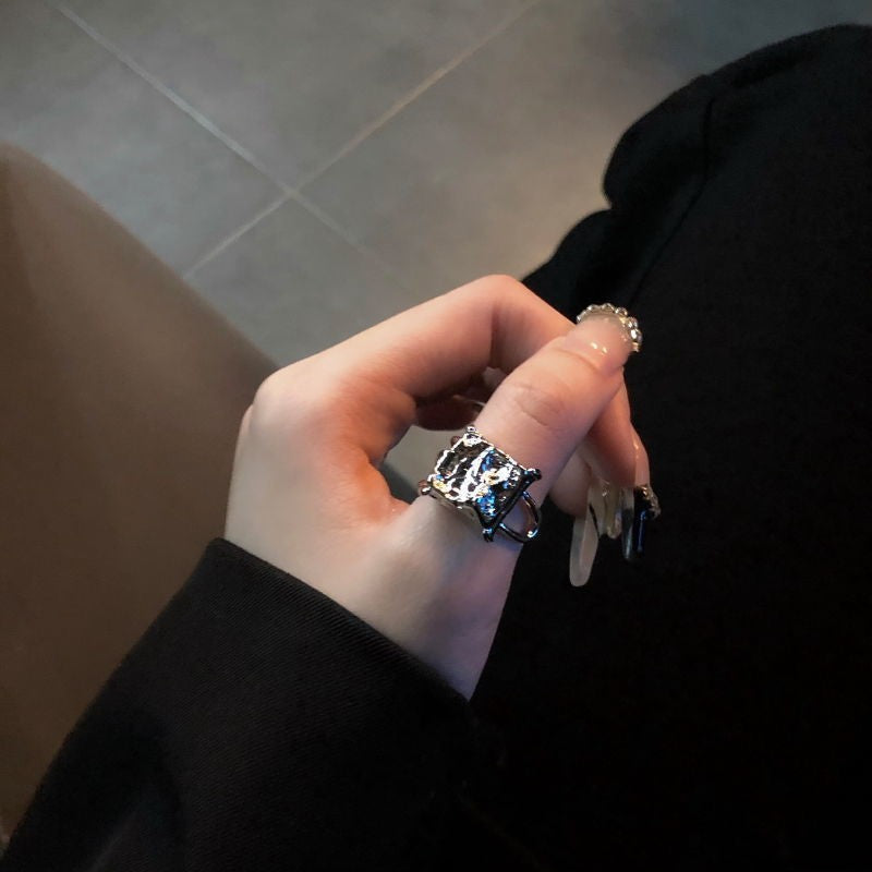 Women's Fashion Temperament Pleated Irregular Ring