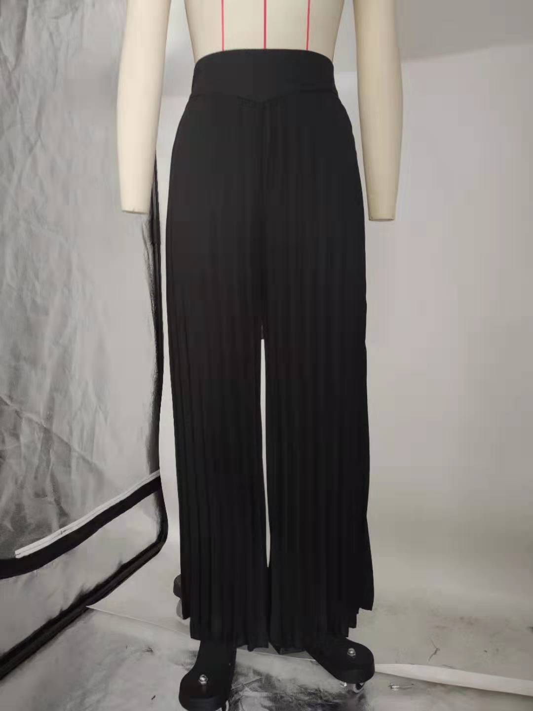 Pleated wide-leg pants