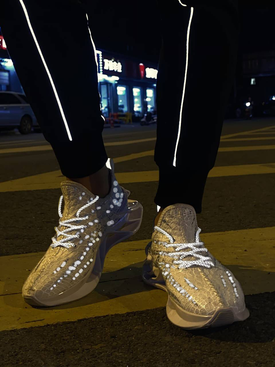 New Fish Silk Mesh Surface Breathable Casual Street Wear Reflective Trendy Shoes