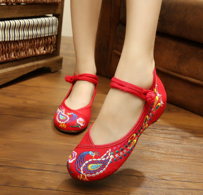Embroidered cloth shoes