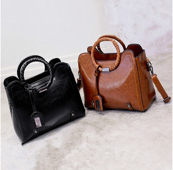 New summer messenger bag simple fashion oil wax leather handbag