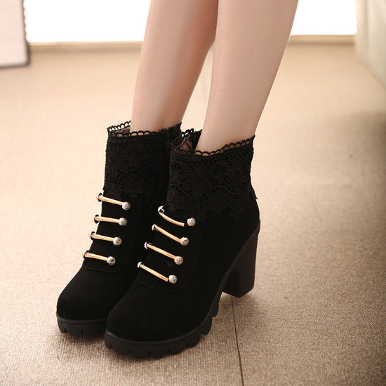 Lace fringed anti slip Martin boots
