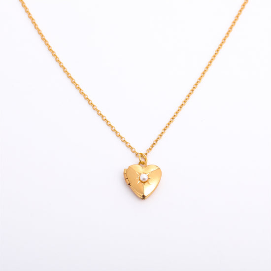 Fashion Love Heart Opening And Closing Album Titanium Steel Necklace