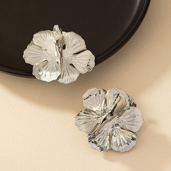 Geometric Cold Wind Electroplated Metal Plant Flower Earrings